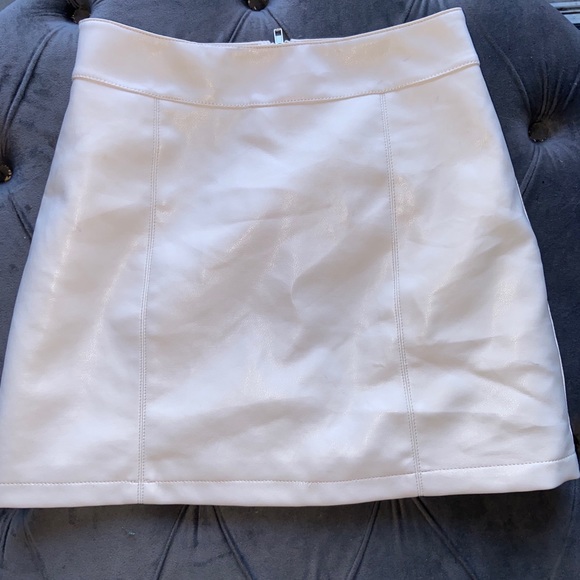 Faux Leather White Skirt Never Worn!!! Size S. - Picture 1 of 4